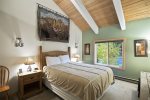 Primary bedroom has 1 queen bed